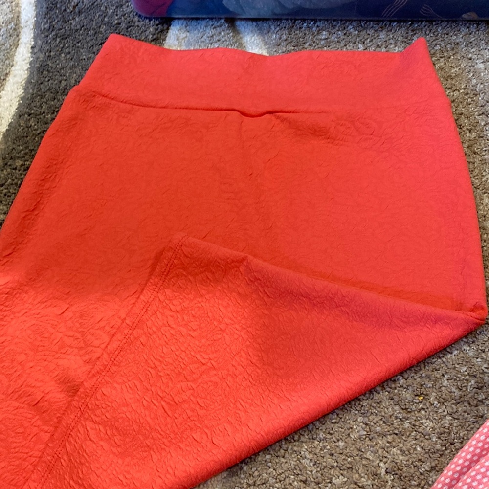 Lulu roe large pencil skirt. Coral orange. 96% poly. Lt weight stretchy